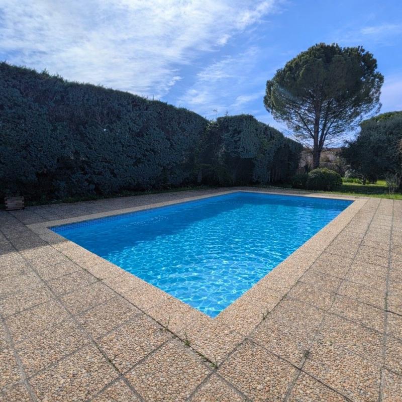 Maison - 232 m² - 7 pièces