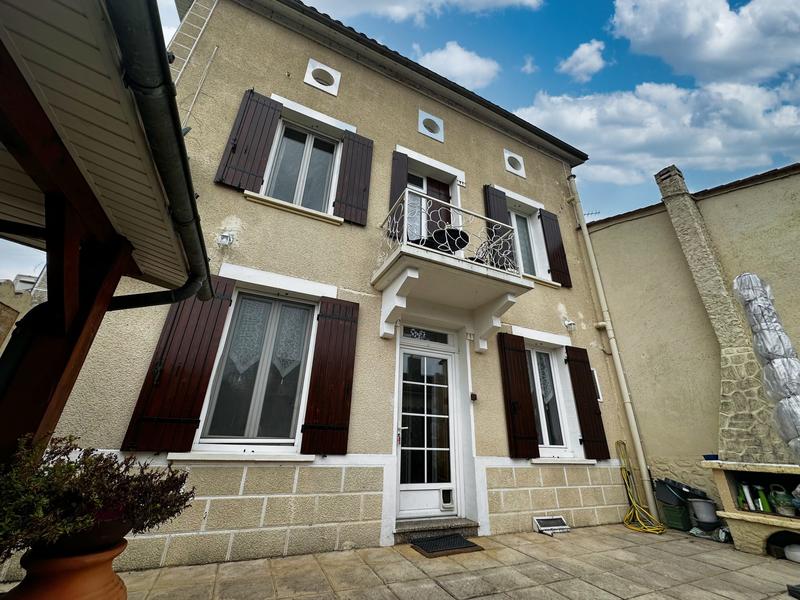 Maison traditionnelle - 158 m² - 7 pièces