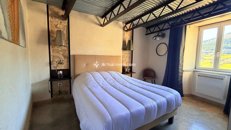 Maison - 197 m² - 7 pièces