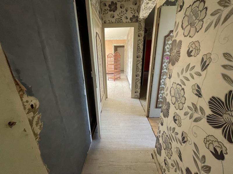 Maison - 240 m² - 8 pièces