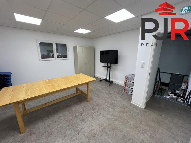 Local d'activités - 445 m²