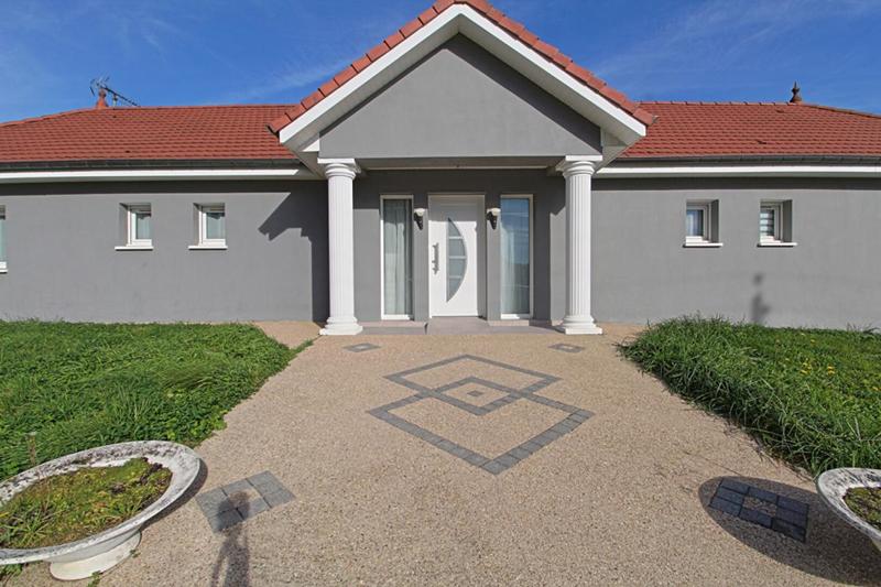 Maison - 200 m² - 7 pièces