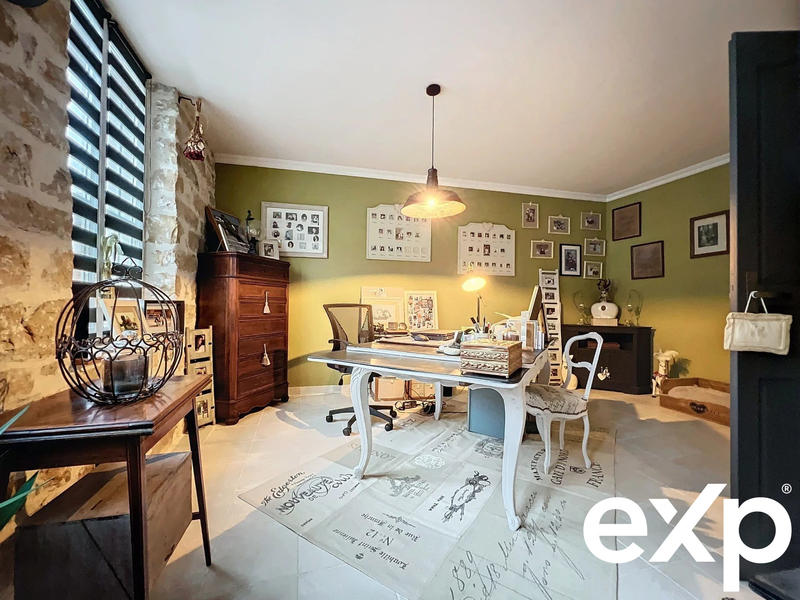 Maison - 285 m² - 8 pièces