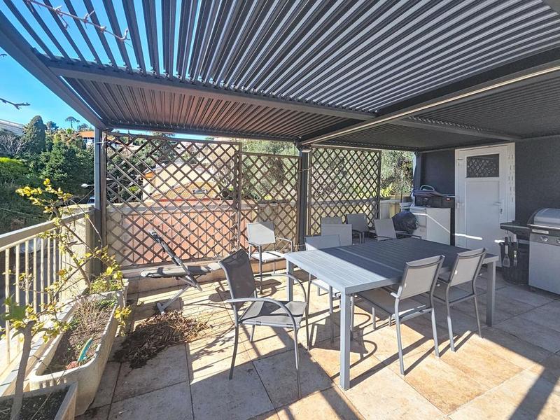 Penthouse - 100 m² - 4 pièces