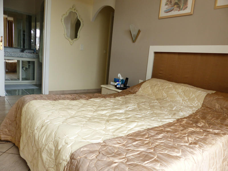 Maison - 220 m² - 7 pièces