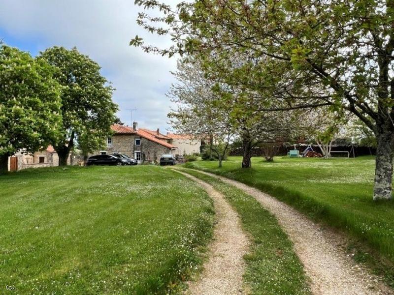 Maison ancienne - 180 m² - 7 pièces