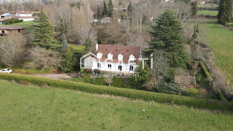 Maison - 208 m² - 8 pièces