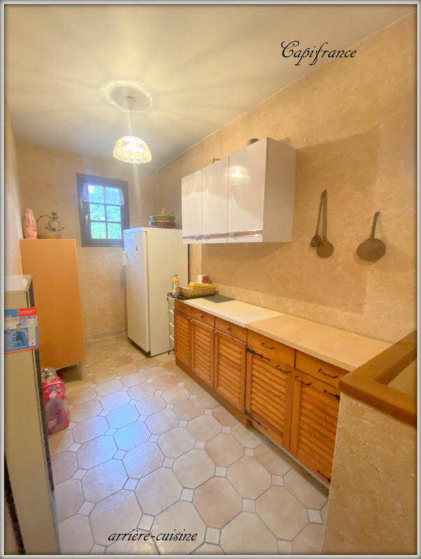 Maison - 255 m² - 6 pièces