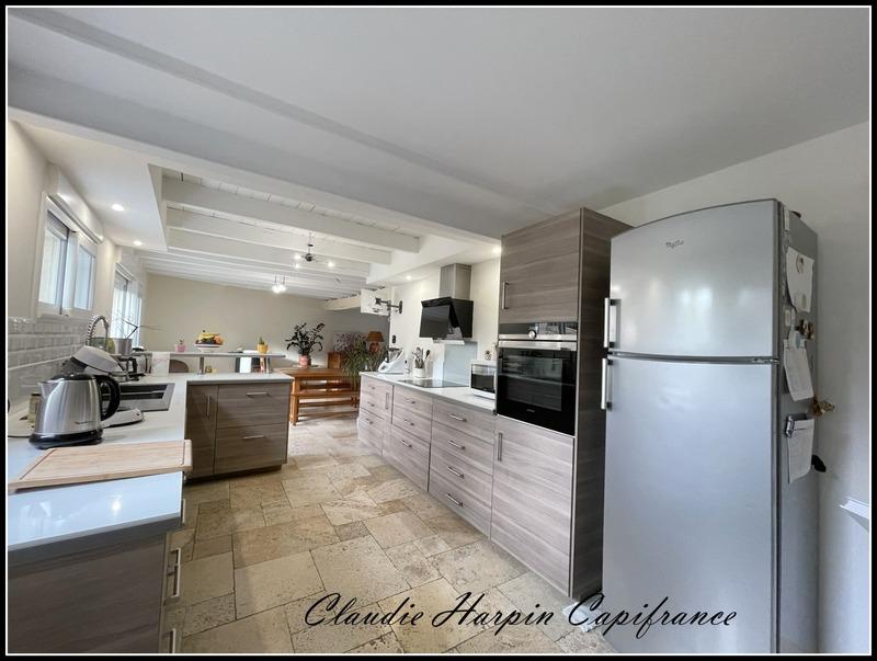 Maison - 246 m² - 10 pièces