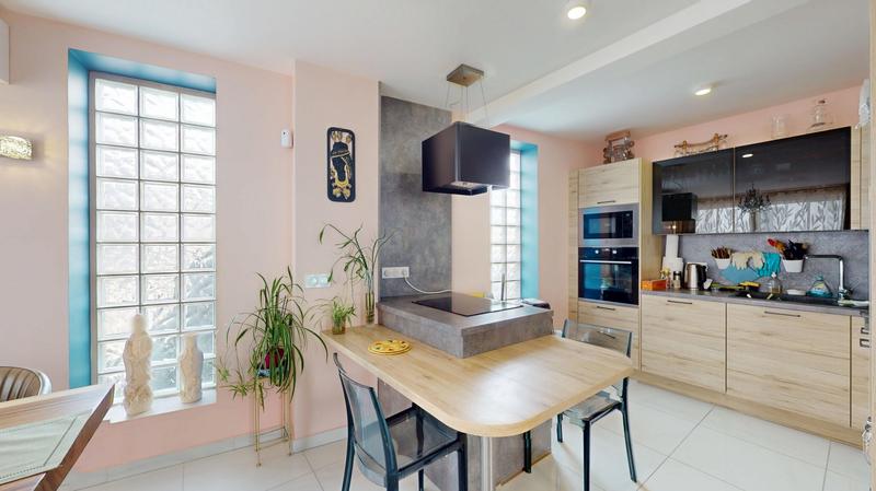 Duplex - 176 m² - 8 pièces