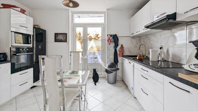 Appartement - 100 m² - 6 pièces