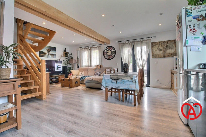 Maison - 106 m² - 5 pièces