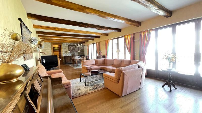 Maison en pierre - 323 m² - 10 pièces
