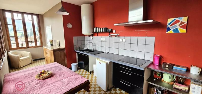 Maison de village - 242 m² - 10 pièces