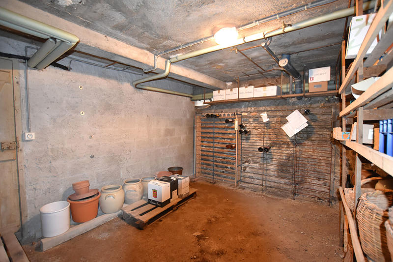 Maison - 254 m² - 12 pièces