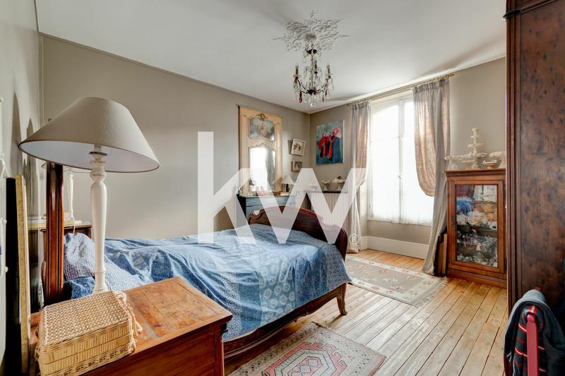 Maison - 290 m² - 11 pièces