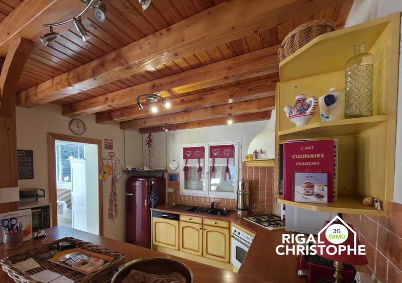 Maison - 200 m² - 9 pièces