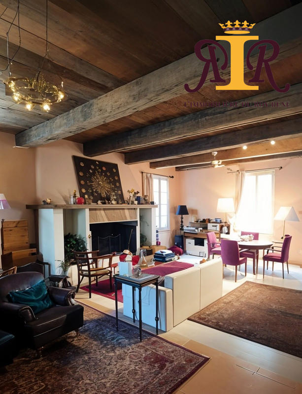 Maison traditionnelle - 283 m² - 9 pièces