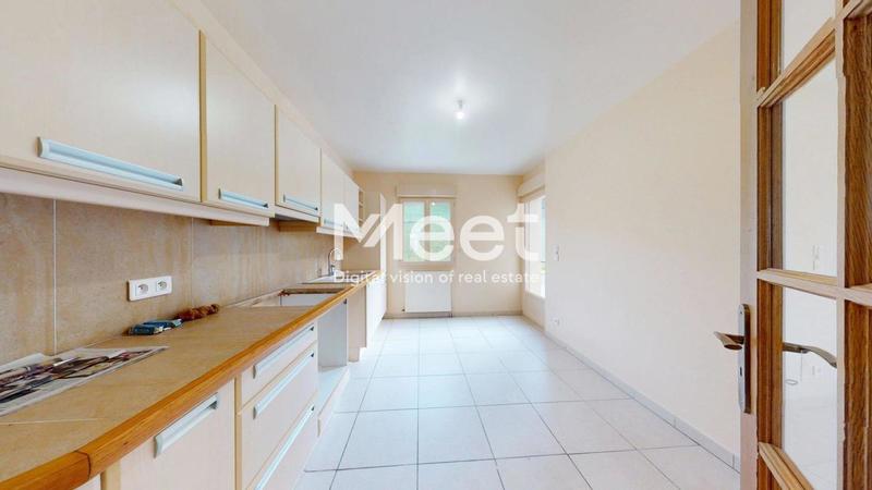 Maison - 220 m² - 6 pièces