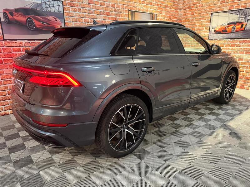 Audi Q8 s line