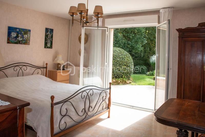 Maison - 310 m² - 7 pièces