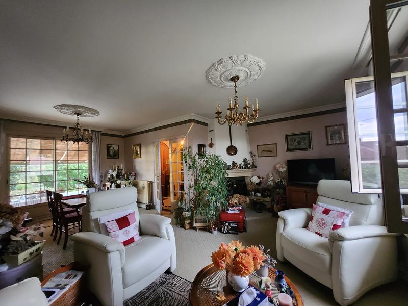 Maison - 104 m² - 5 pièces