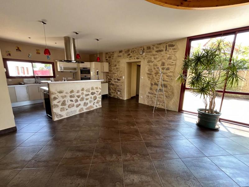 Maison - 240 m² - 4 pièces