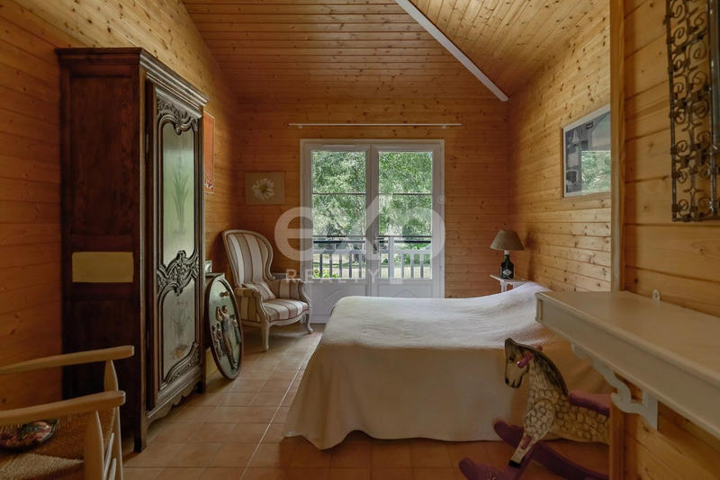 Maison - 220 m² - 8 pièces