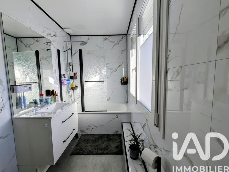 Maison - 92 m² - 5 pièces