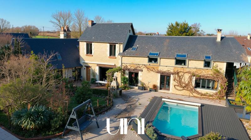 Maison - 630 m² - 30 pièces