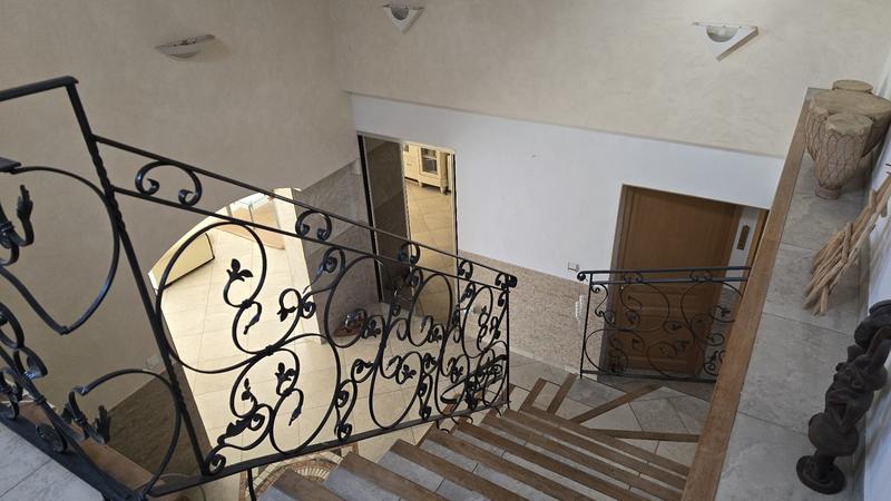 Propriété - 295 m² - 12 pièces