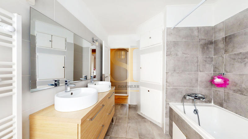 Maison - 83 m² - 5 pièces