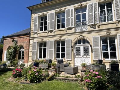 Maison - 279 m² - 10 pièces