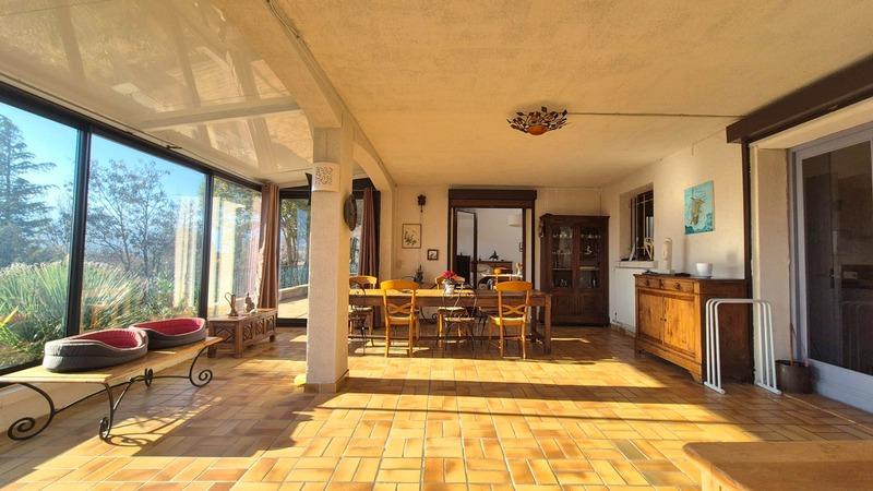 Maison - 254 m² - 6 pièces