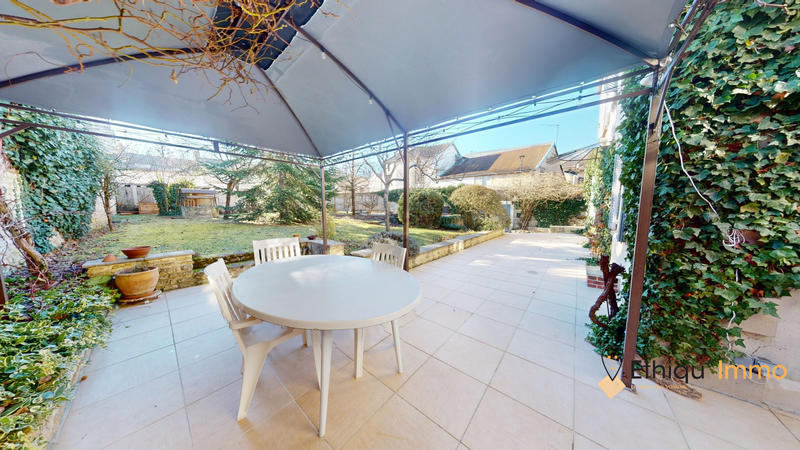 Maison - 170 m² - 5 pièces