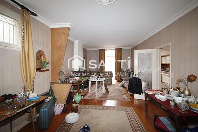 Maison - 202 m² - 7 pièces