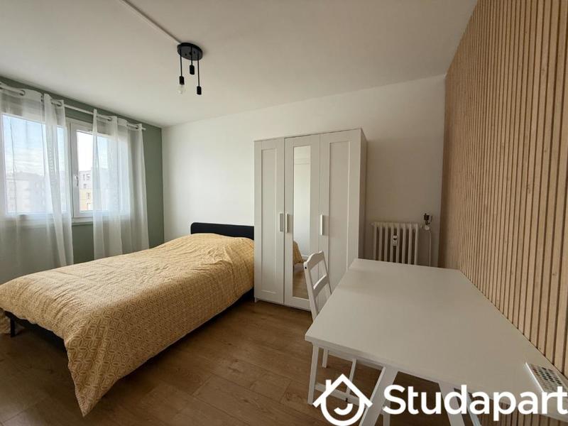 Chambre - 10 m² - 1 pièce