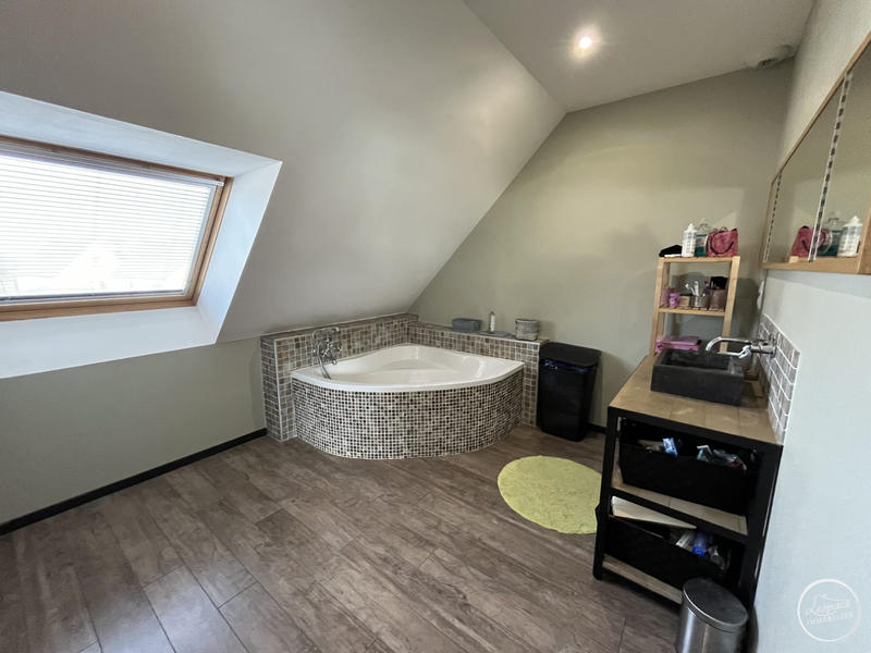 Maison - 147 m² - 6 pièces