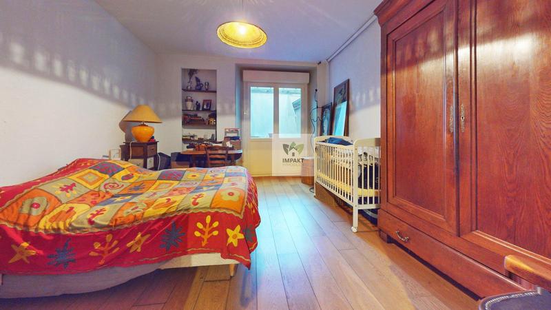 Maison - 174 m² - 9 pièces