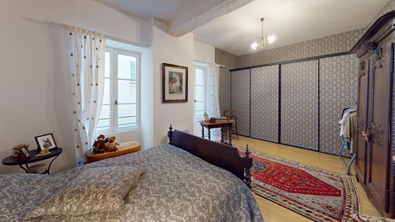 Appartement - 92 m² - 4 pièces