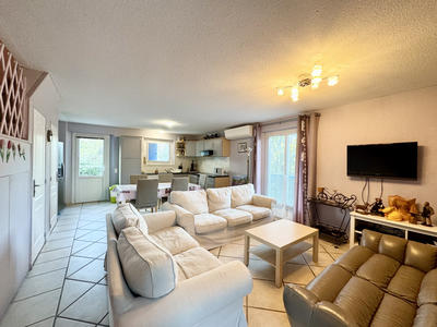 Villa - 99 m² - 5 pièces