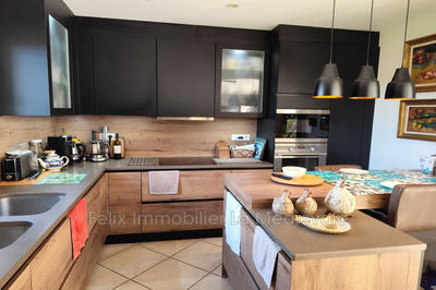 Maison - 190 m² - 9 pièces