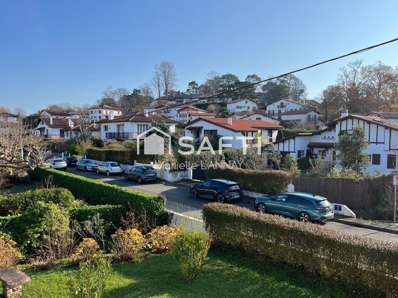 Villa - 180 m² - 8 pièces