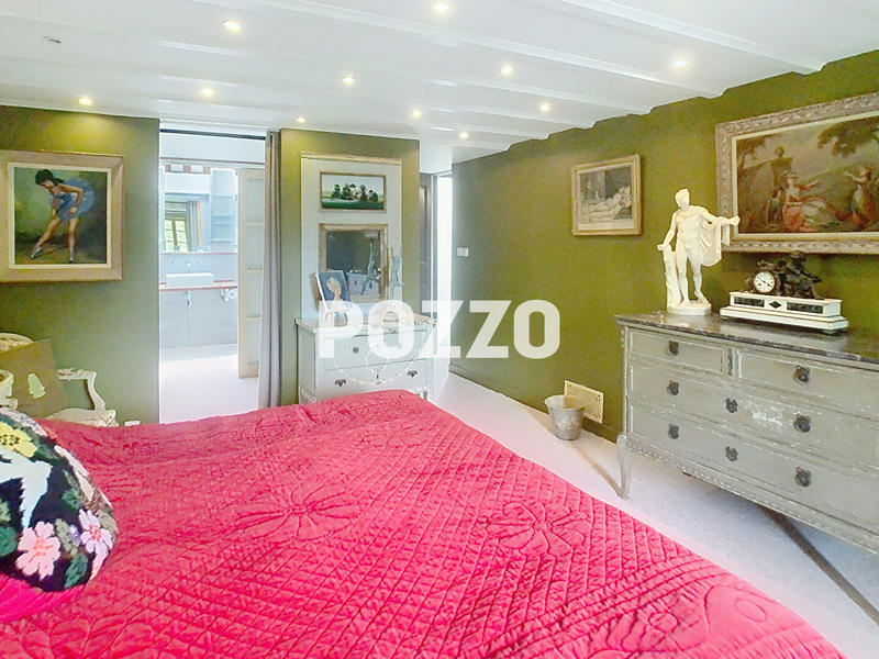 Maison - 277 m² - 6 pièces