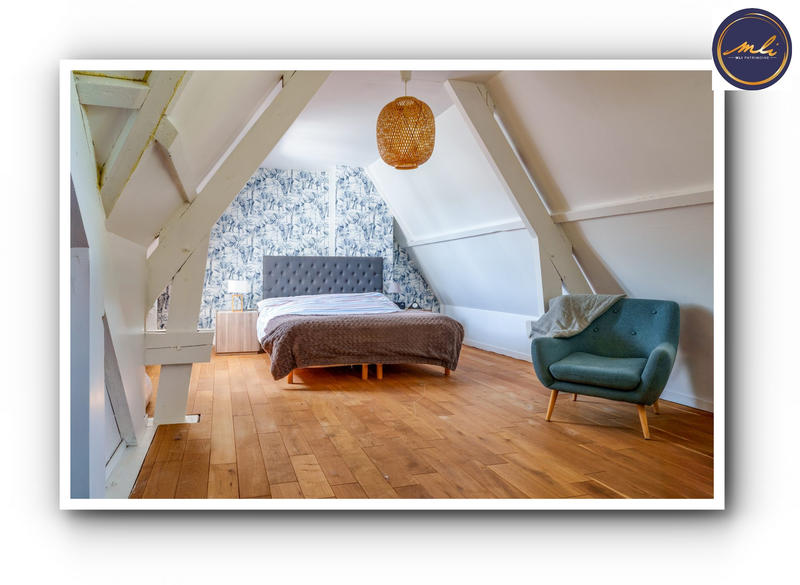 Maison traditionnelle - 175 m² - 7 pièces