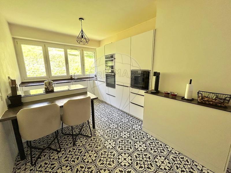 Appartement - 102 m² - 4 pièces