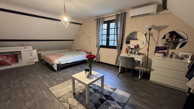 Maison - 204 m² - 8 pièces