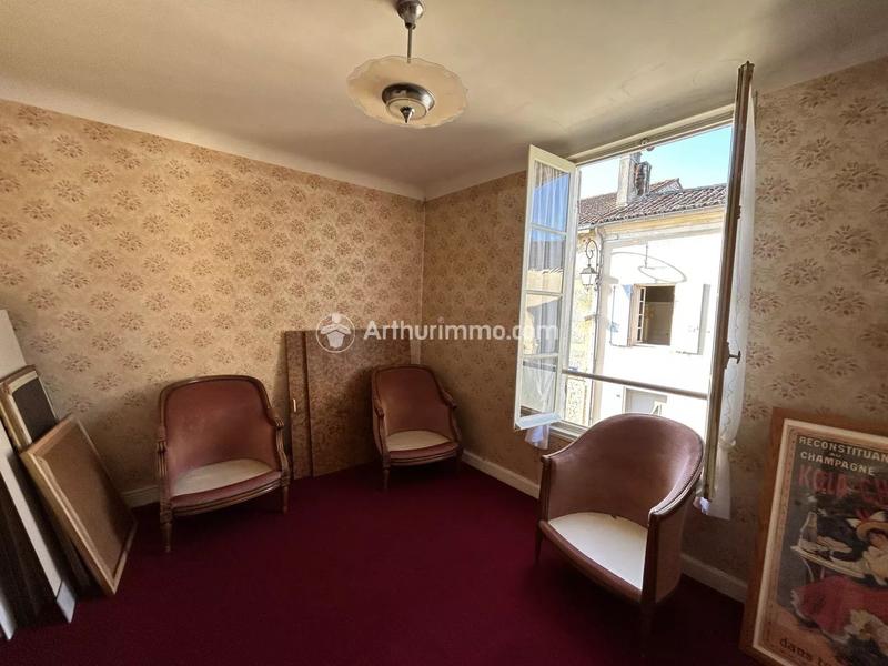 Maison - 174 m² - 9 pièces