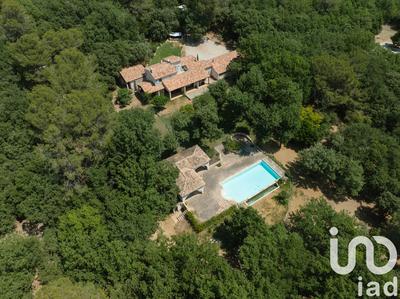 Maison - 246 m² - 7 pièces