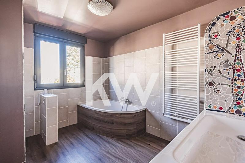 Maison - 121 m² - 5 pièces